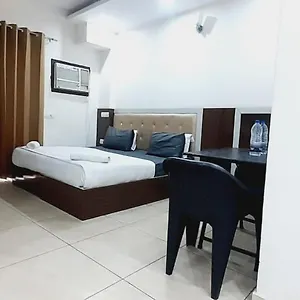 Singh Residency Medanta Hotel