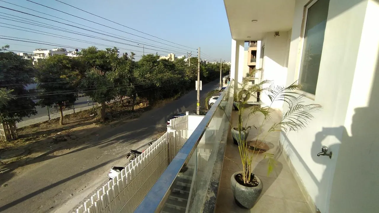 Saltstayz Sector 52 - Ardee City Mall Gurgaon
