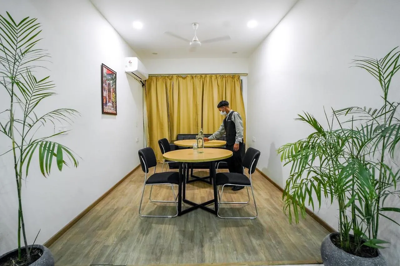 *** Hotel Saltstayz Sector 52 - Ardee City Mall Gurgaon India
